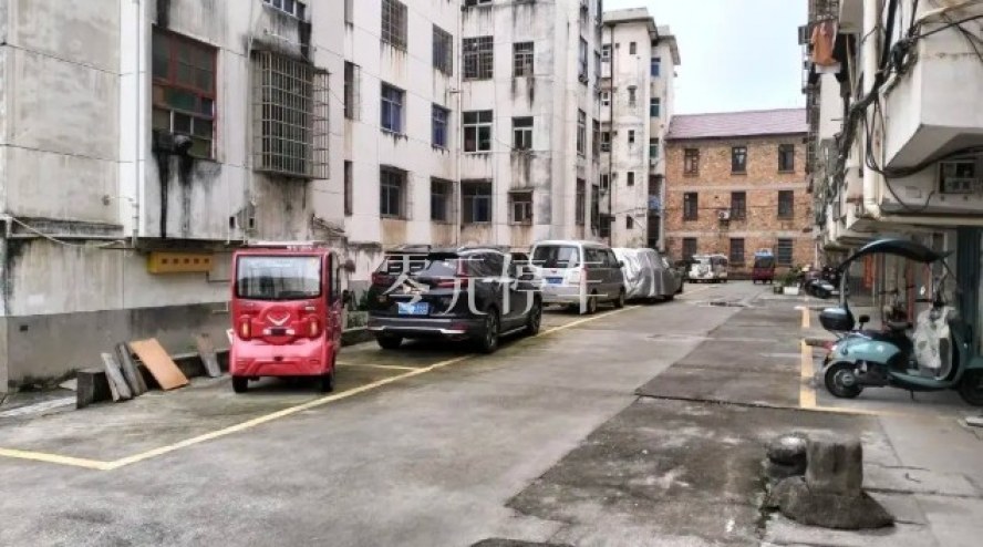 宜春市上高县沿江中******** - 地址已隐藏 免费停车位照片